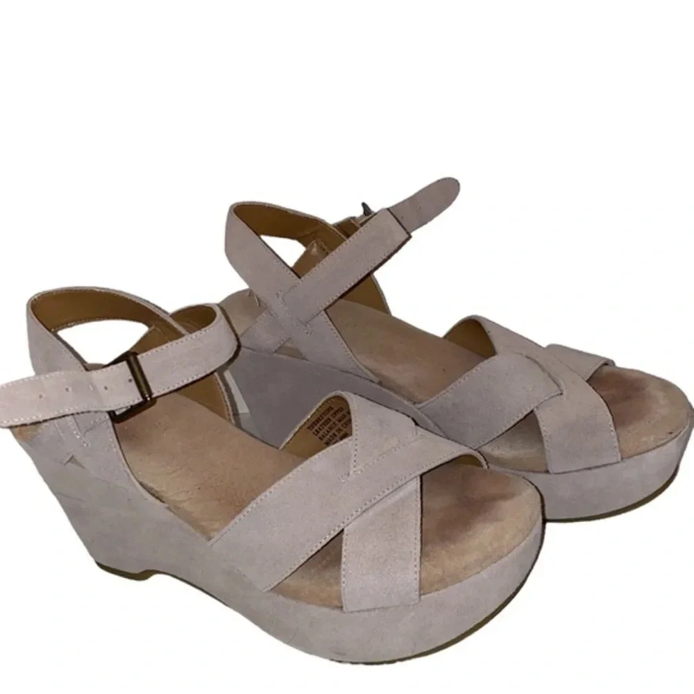 Nine‎ West Suede Leather platform Heel